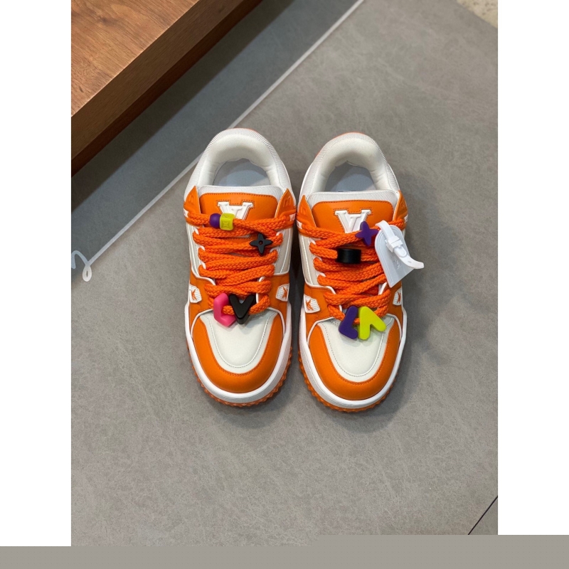 l**is V*t*n sneakers